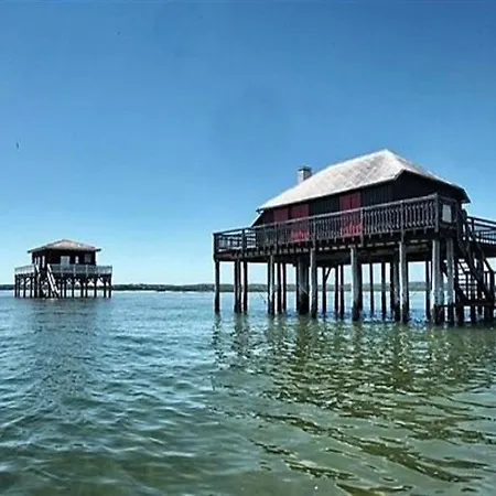 Centre - Proche Commerces, Plage Et Gare - Joli Studio Cabine Refait A Neuf Avec Parking Individuel Securise * Arcachon