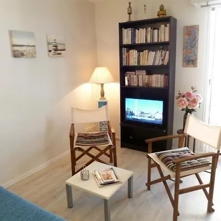 Apartment Centre - Proche Commerces, Plage Et Gare - Joli Studio Cabine Refait A Neuf Avec Parking Individuel Securise *