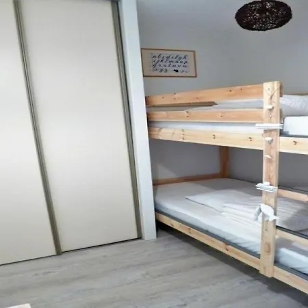 Centre - Proche Commerces, Plage Et Gare - Joli Studio Cabine Refait A Neuf Avec Parking Individuel Securise *