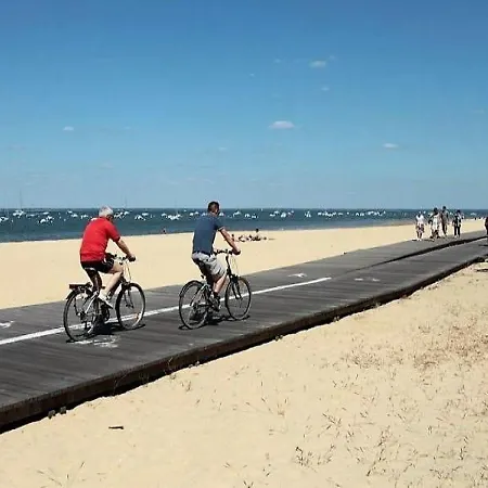 Apartment Centre - Proche Commerces, Plage Et Gare - Joli Studio Cabine Refait A Neuf Avec Parking Individuel Securise *